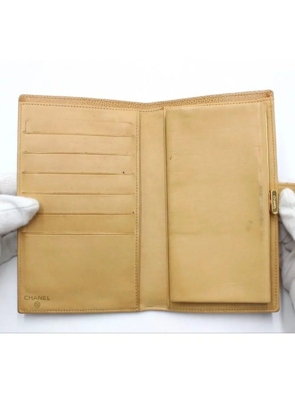 Chanel Caviar Leather CC Logo Bifold Wallet